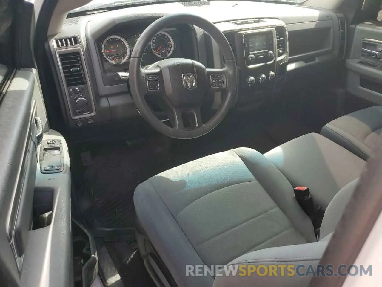8 fotografías del automóvil dañado 3C6JR6ATXKG510691 RAM 1500 2019