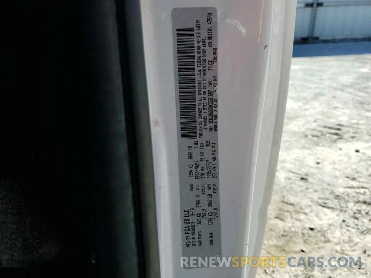 12 fotografías del automóvil dañado 3C6JR6DG0KG591697 RAM 1500 2019