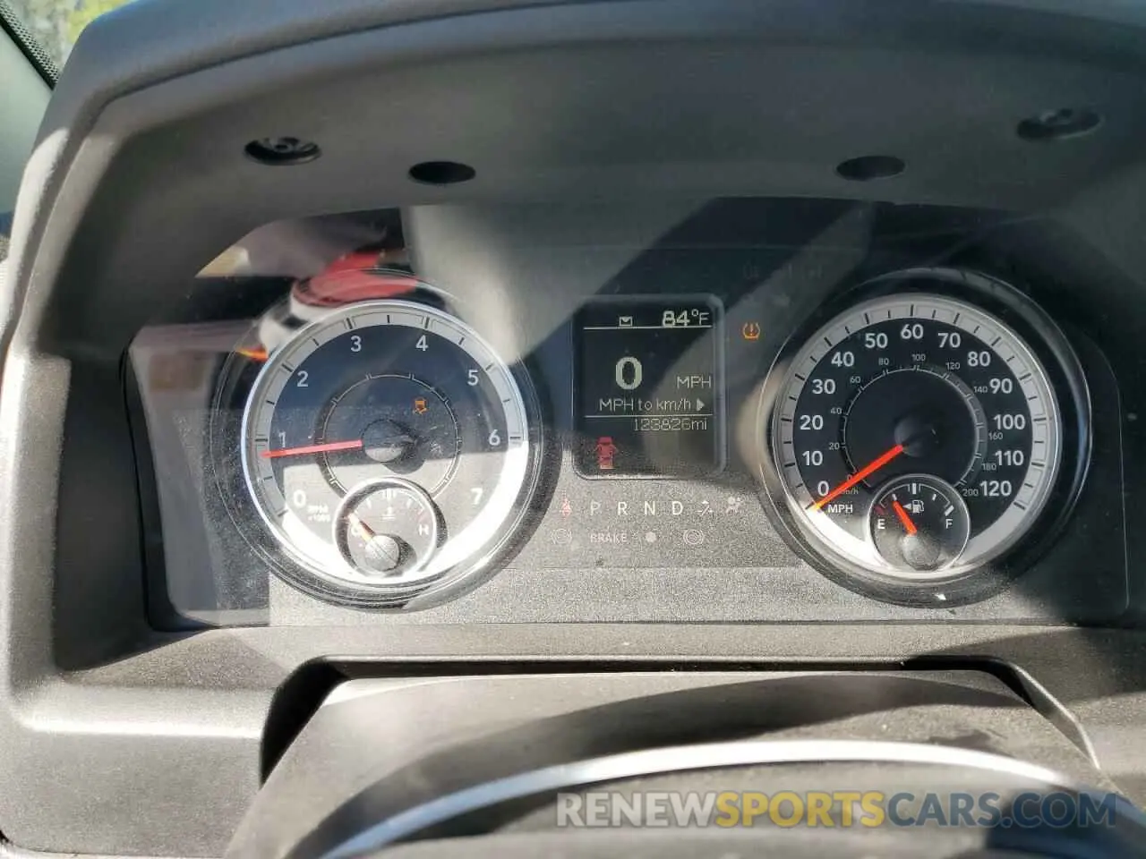 9 fotografías del automóvil dañado 3C6JR6DG0KG591697 RAM 1500 2019