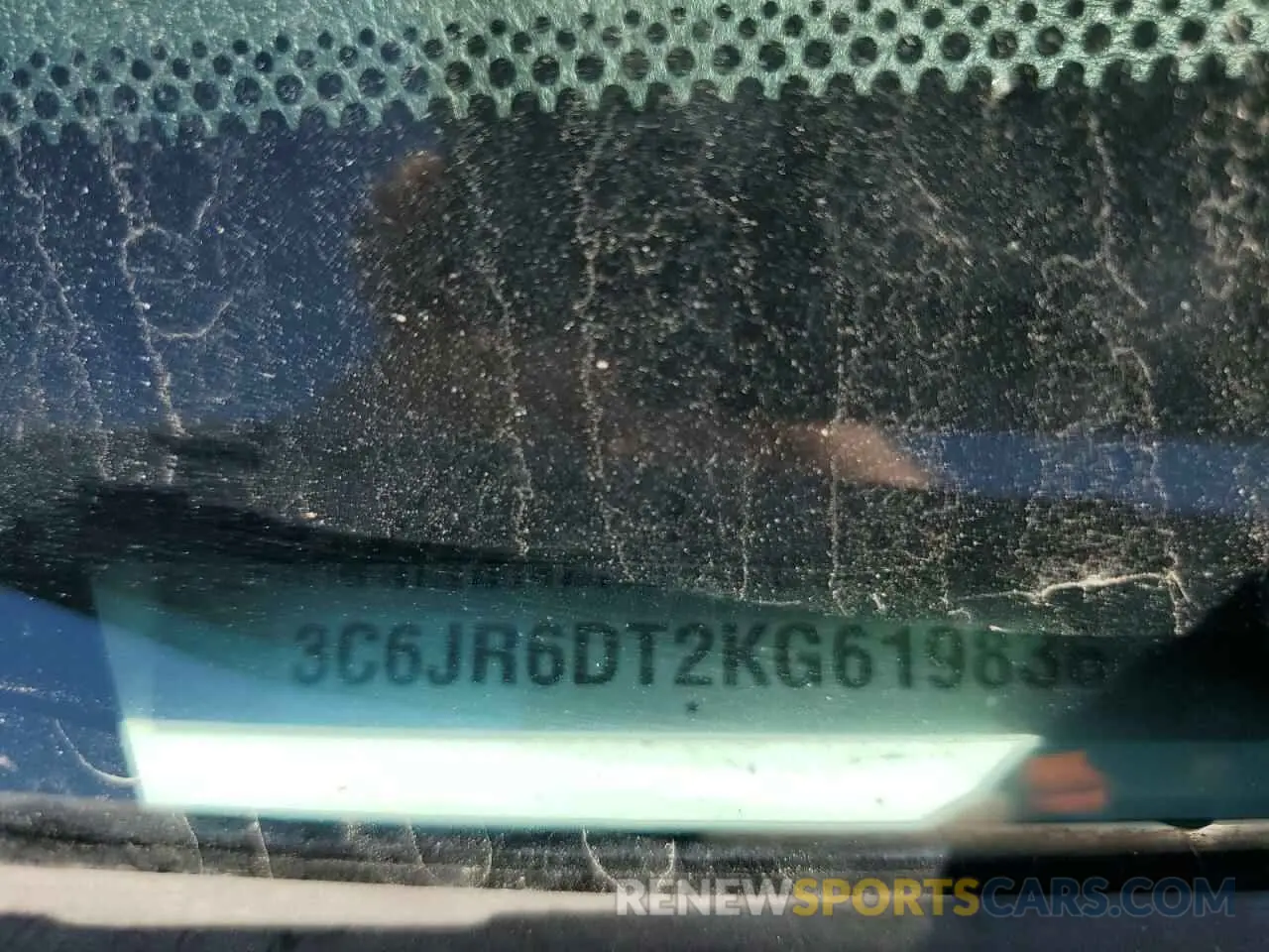 15 fotografías del automóvil dañado 3C6JR6DT2KG619836 RAM 1500 2019