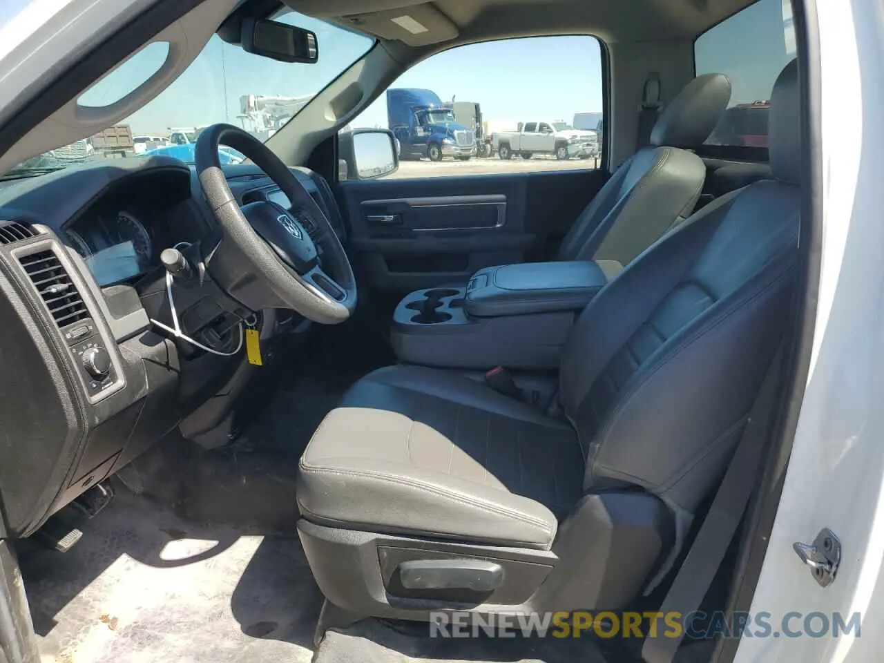 7 fotografías del automóvil dañado 3C6JR6DT2KG619836 RAM 1500 2019