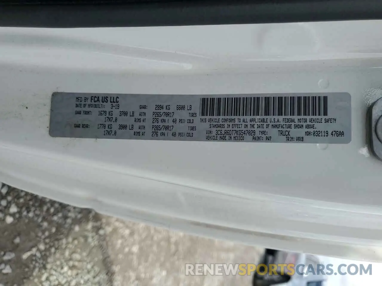 12 fotografías del automóvil dañado 3C6JR6DT7KG547029 RAM 1500 2019