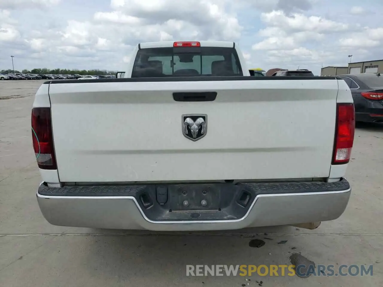 6 fotografías del automóvil dañado 3C6JR6DTXKG537952 RAM 1500 2019