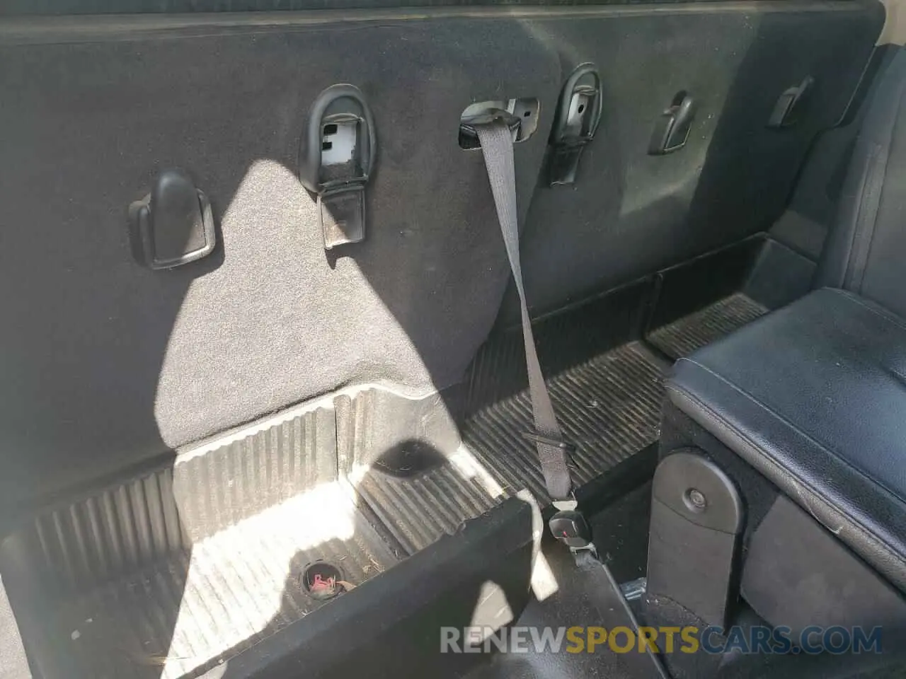 10 fotografías del automóvil dañado 3C6JR6DTXKG560700 RAM 1500 2019