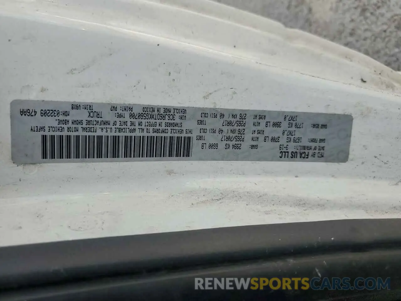 12 fotografías del automóvil dañado 3C6JR6DTXKG560700 RAM 1500 2019