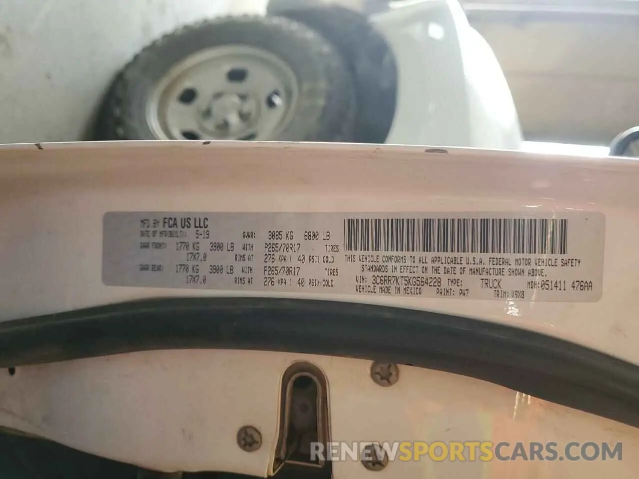 12 fotografías del automóvil dañado 3C6RR7KT5KG564228 RAM 1500 2019
