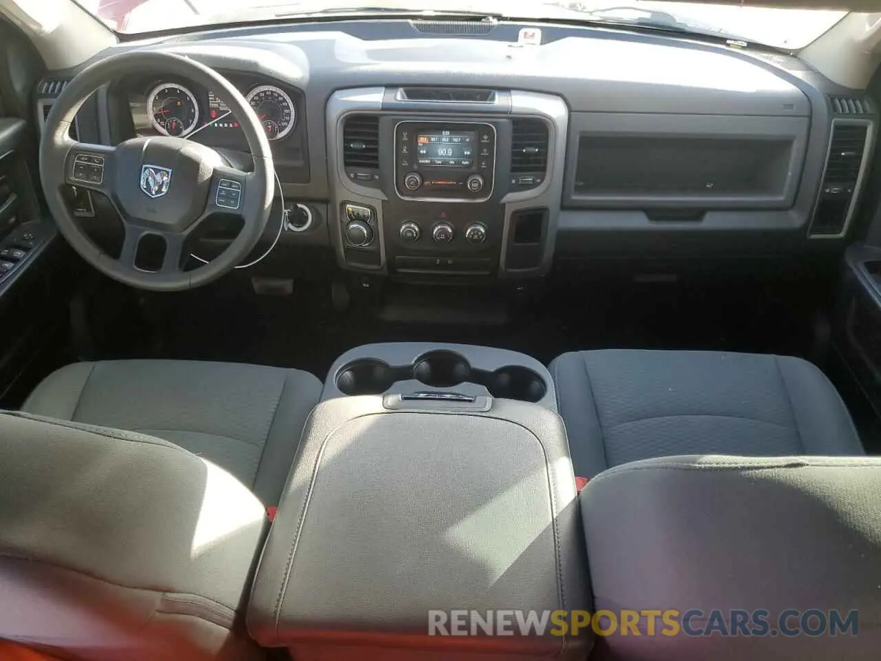 8 fotografías del automóvil dañado 1C6RR6FG0LS121521 RAM 1500 2020