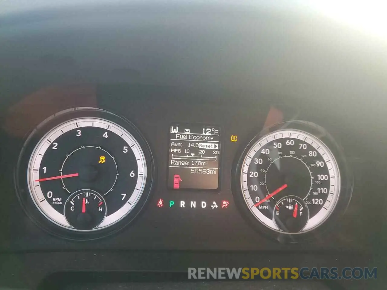 9 fotografías del automóvil dañado 1C6RR6FG0LS121521 RAM 1500 2020