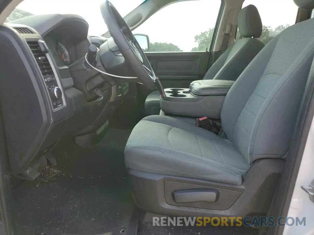 7 fotografías del automóvil dañado 1C6RR6FG2LS121682 RAM 1500 2020