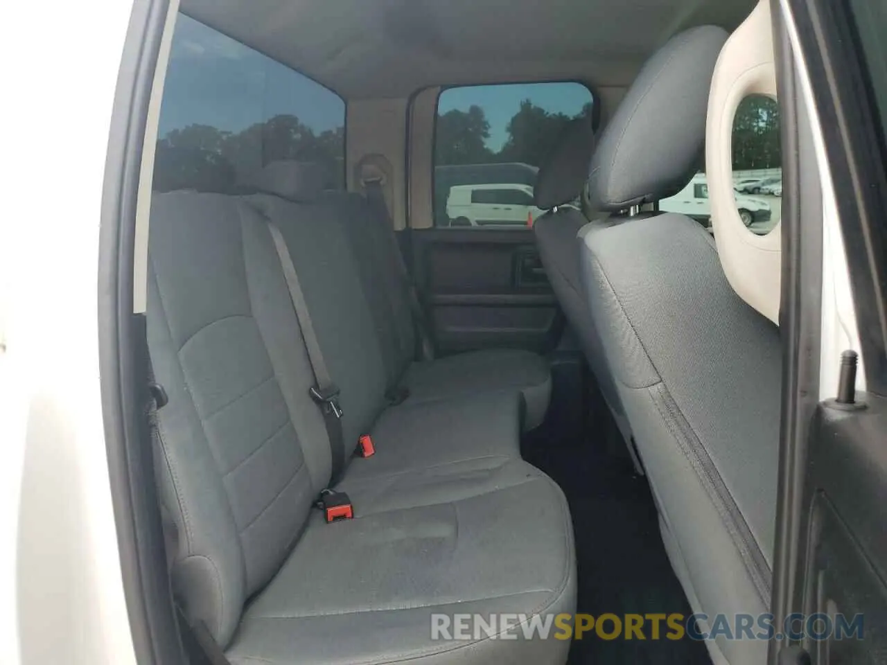 10 fotografías del automóvil dañado 1C6RR6FG3LS160894 RAM 1500 2020