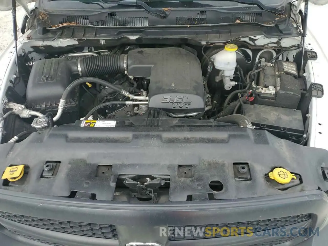 11 fotografías del automóvil dañado 1C6RR6FG3LS160894 RAM 1500 2020