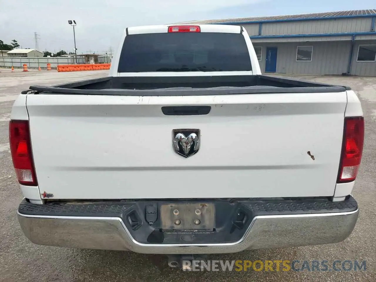6 fotografías del automóvil dañado 1C6RR6FT5LS147643 RAM 1500 2020