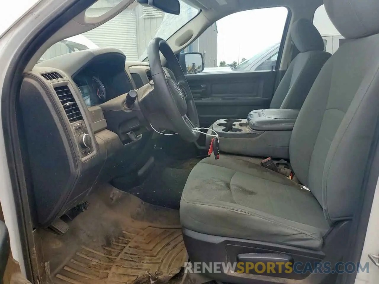 7 fotografías del automóvil dañado 1C6RR6FT5LS147643 RAM 1500 2020