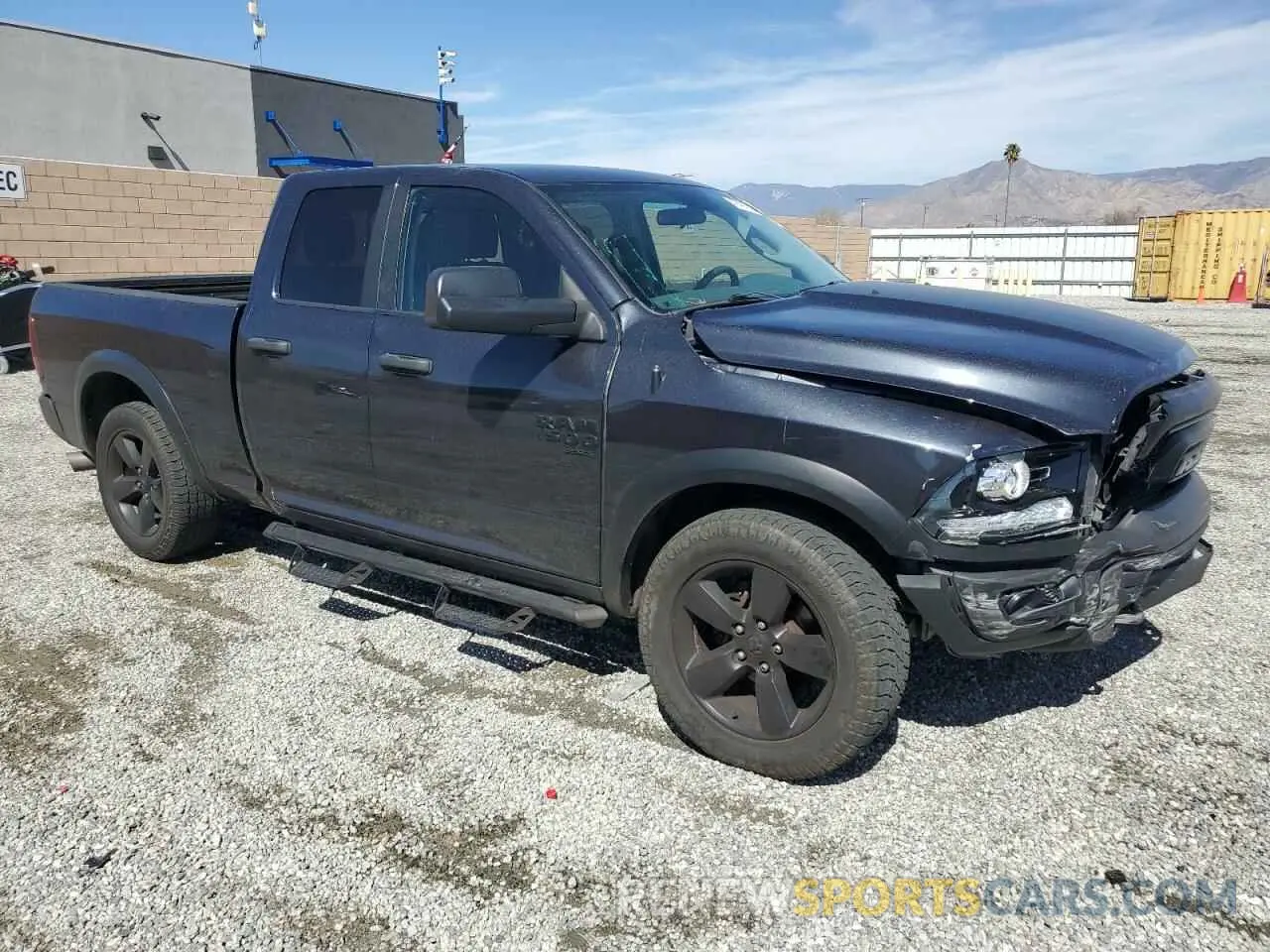 4 fotografías del automóvil dañado 1C6RR6GG9LS105560 RAM 1500 2020