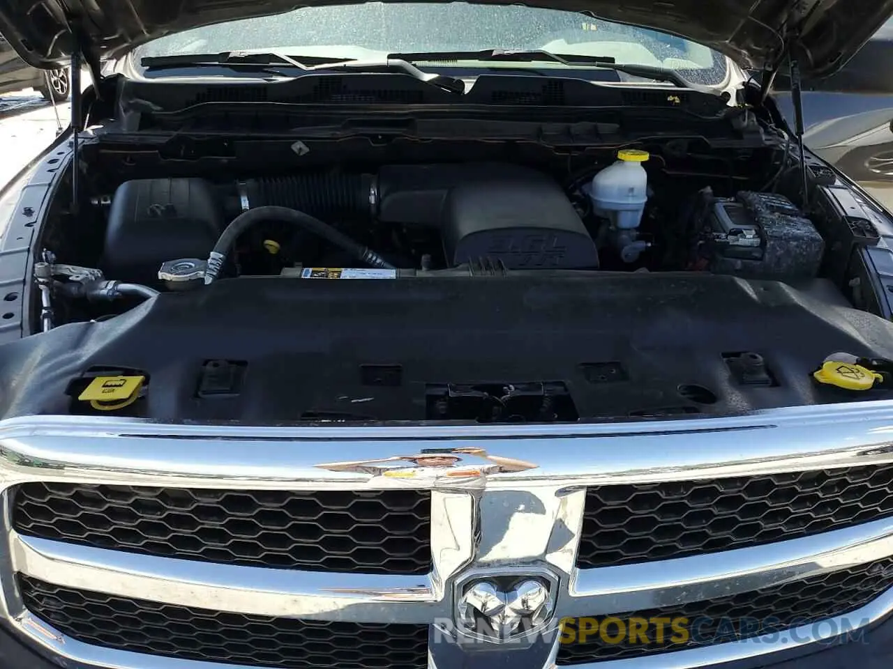 11 fotografías del automóvil dañado 1C6RR6KG8LS137858 RAM 1500 2020