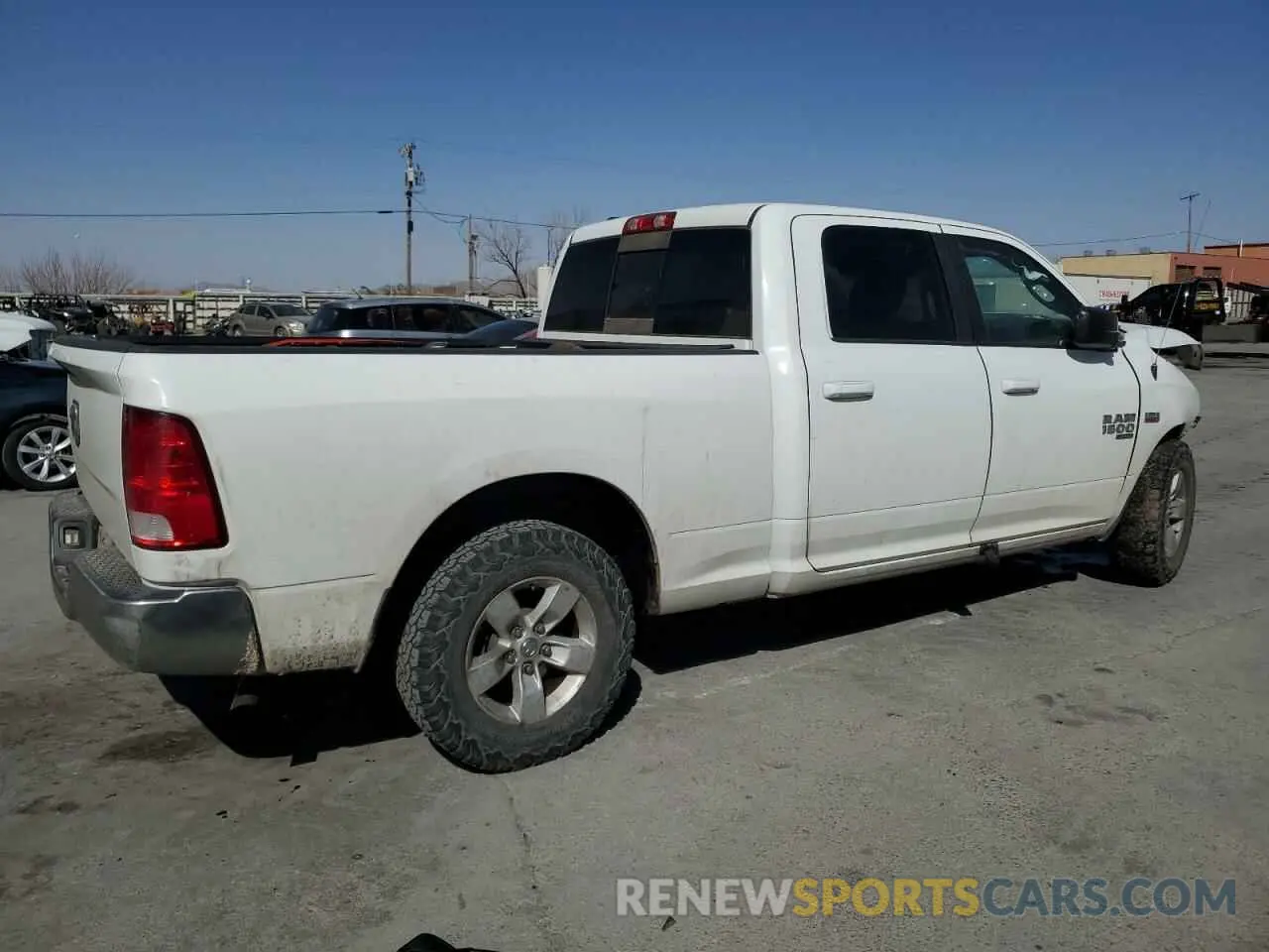 3 fotografías del automóvil dañado 1C6RR6TT5LS102898 RAM 1500 2020