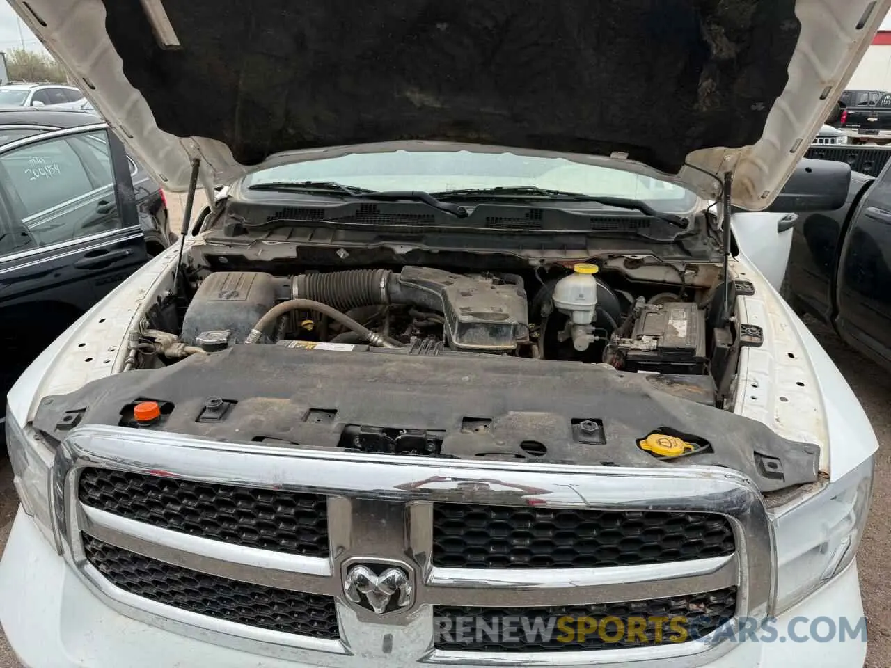 7 fotografías del automóvil dañado 1C6RR7FG3LS144961 RAM 1500 2020