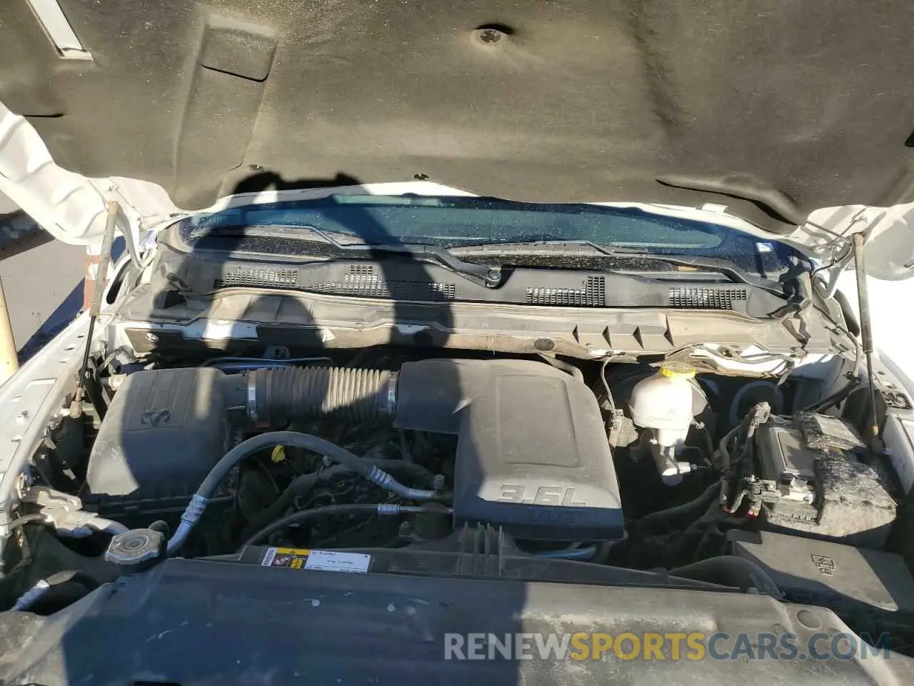 11 fotografías del automóvil dañado 1C6RR7FG4LS122208 RAM 1500 2020