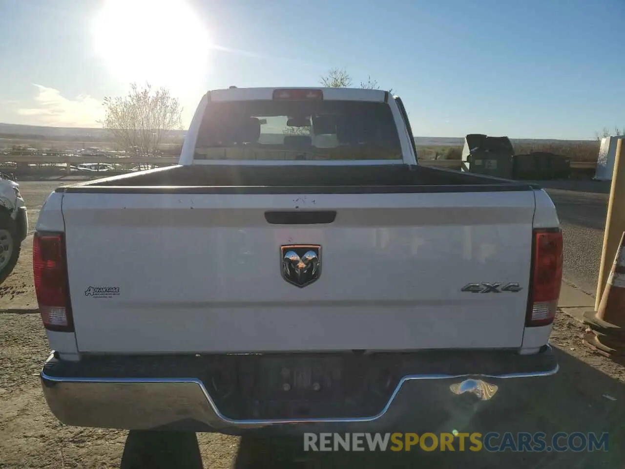 6 fotografías del automóvil dañado 1C6RR7FG4LS122208 RAM 1500 2020