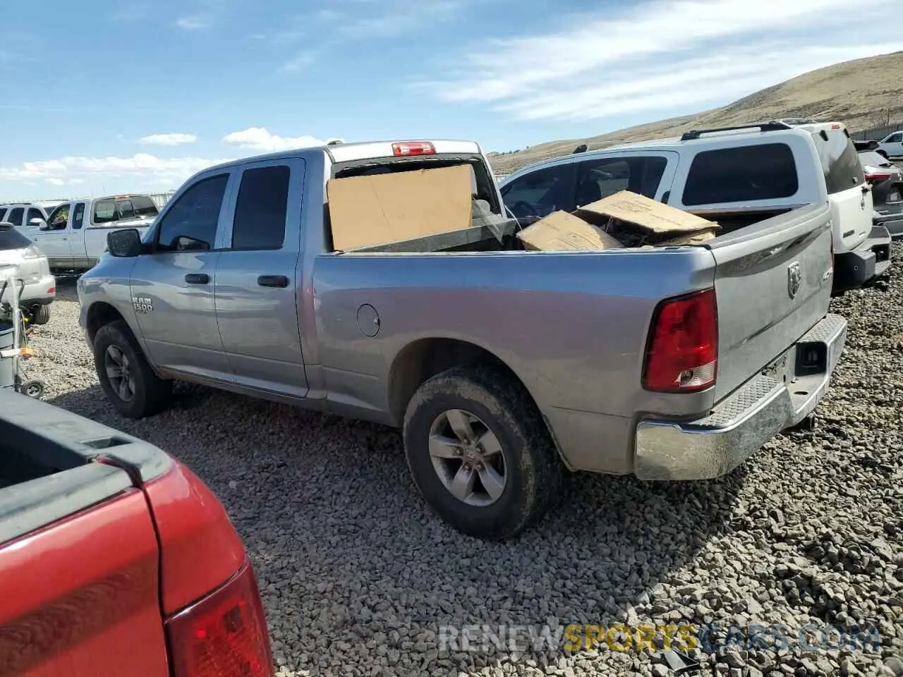 2 fotografías del automóvil dañado 1C6RR7FG4LS130289 RAM 1500 2020