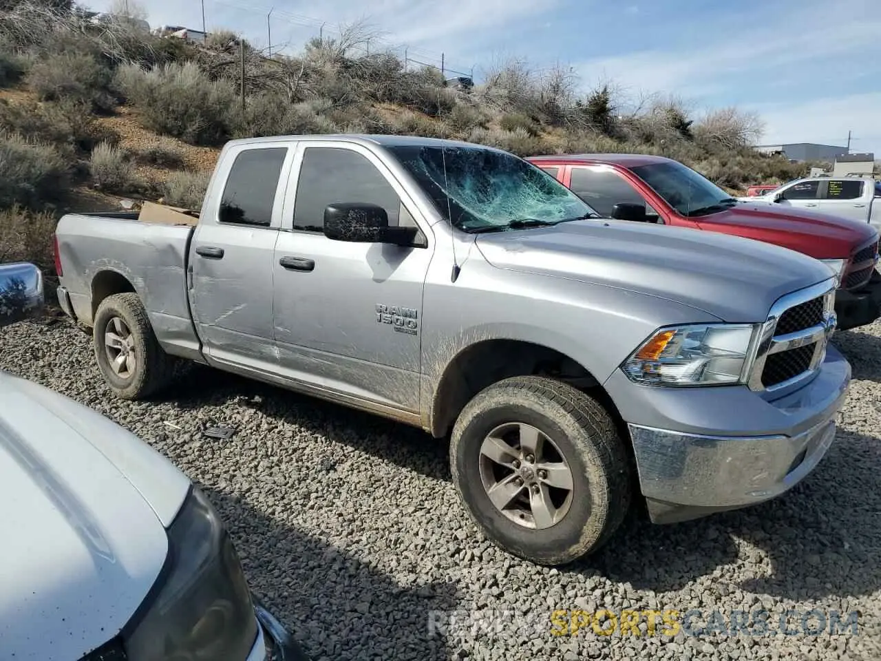 4 fotografías del automóvil dañado 1C6RR7FG4LS130289 RAM 1500 2020