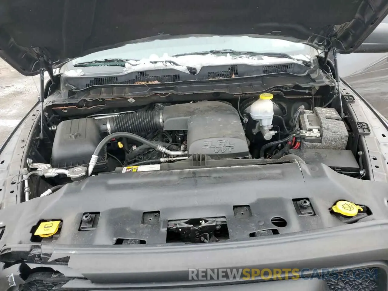 11 fotografías del automóvil dañado 1C6RR7GG5LS115024 RAM 1500 2020