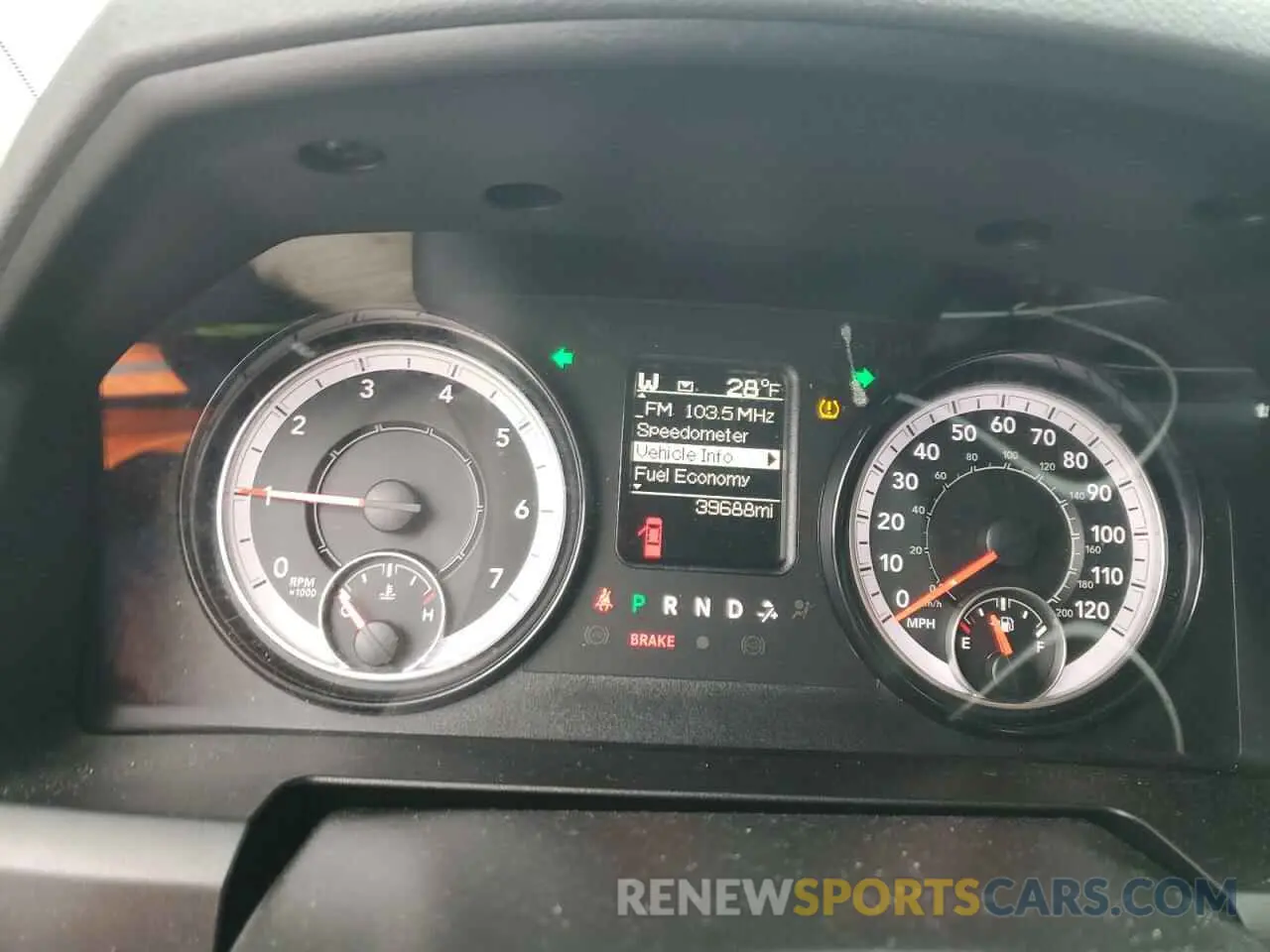 9 fotografías del automóvil dañado 1C6RR7GG5LS115024 RAM 1500 2020