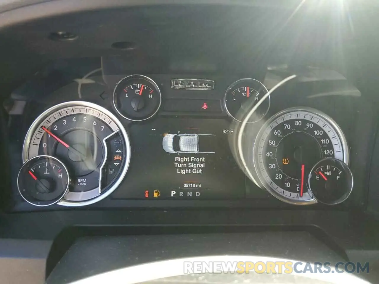 9 fotografías del automóvil dañado 1C6RR7GT1LS159468 RAM 1500 2020