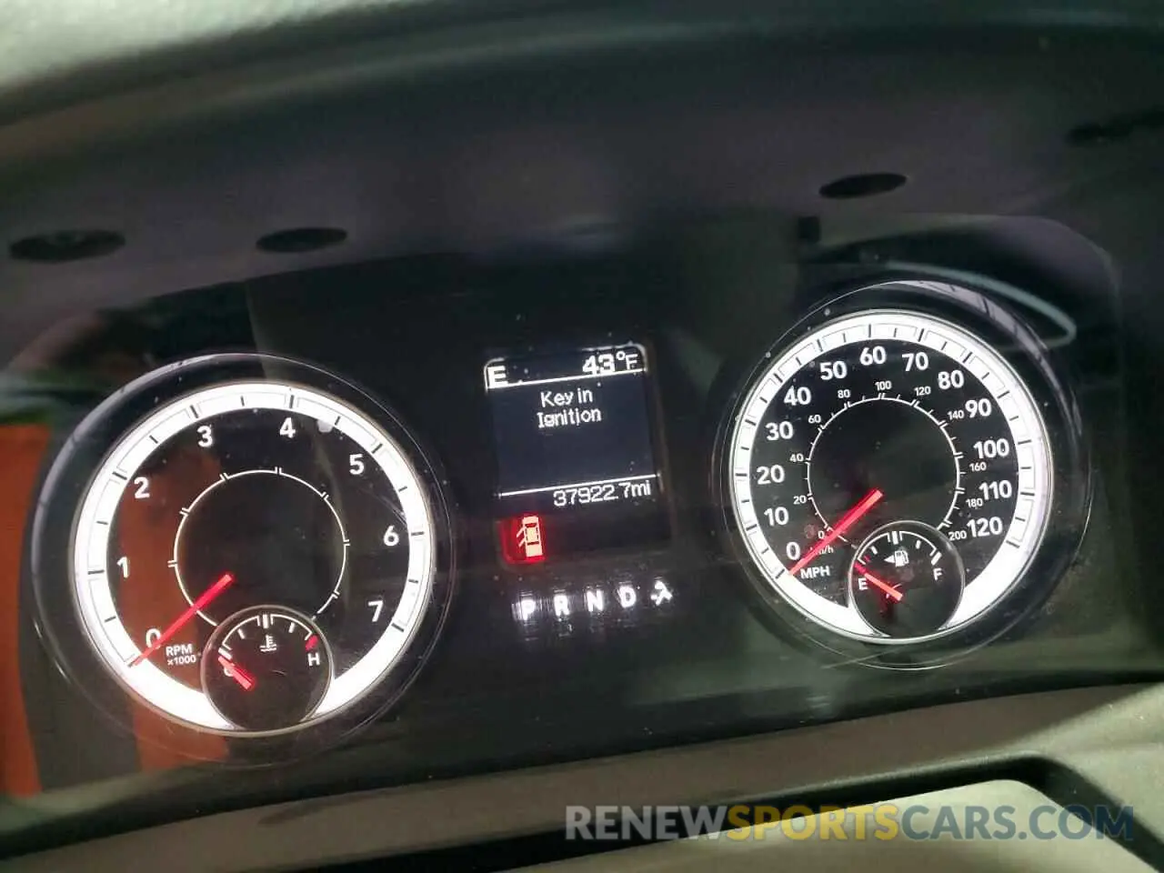 9 fotografías del automóvil dañado 1C6RR7GTXLS126288 RAM 1500 2020