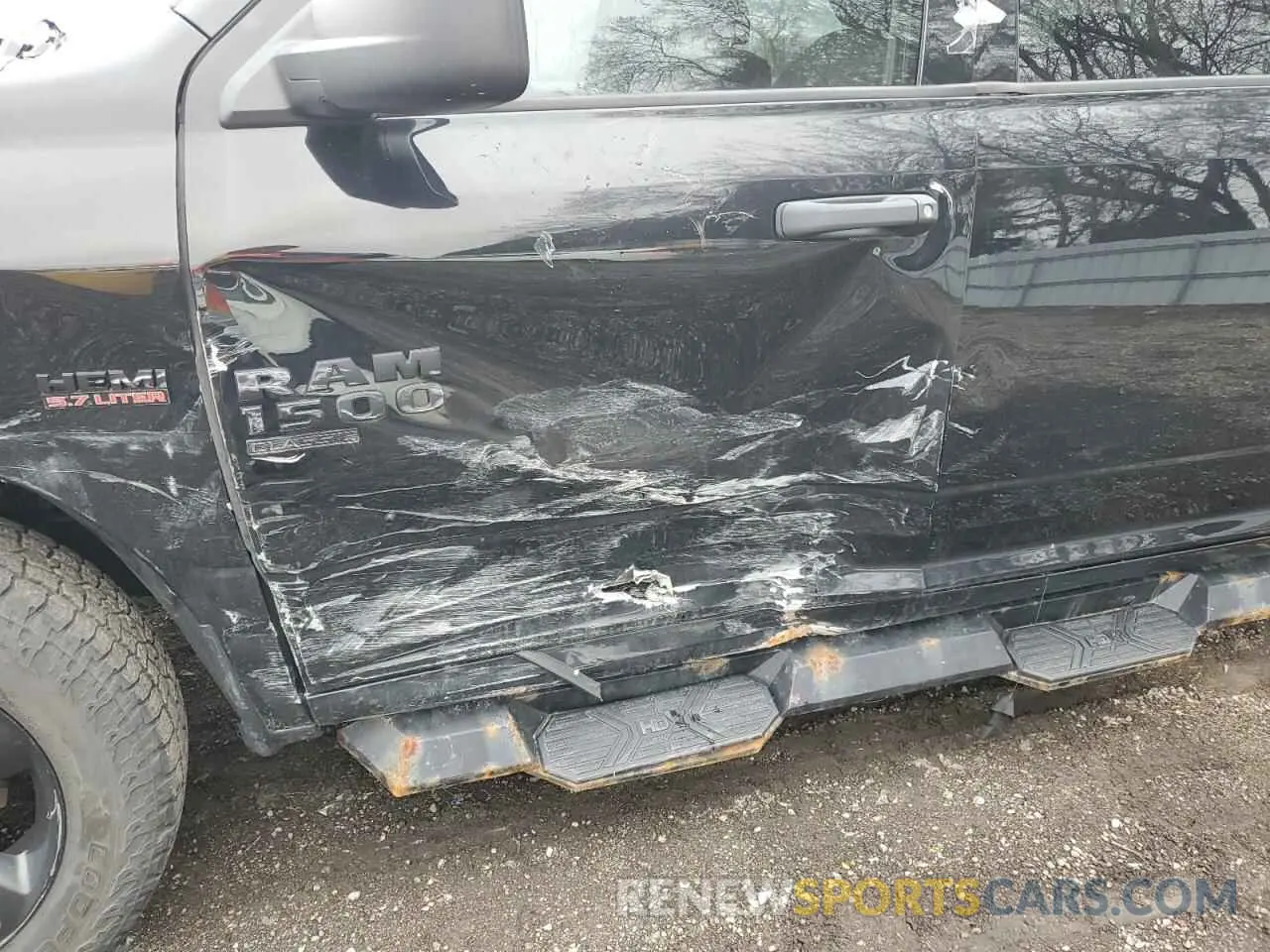 12 fotografías del automóvil dañado 1C6RR7KT9LS113510 RAM 1500 2020