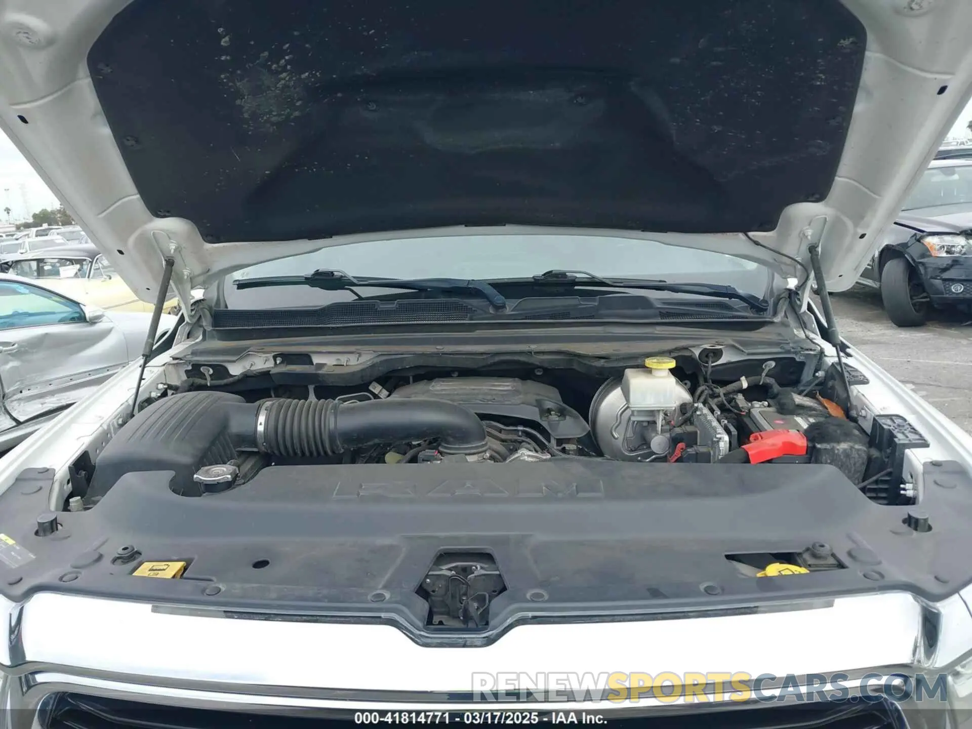 10 fotografías del automóvil dañado 1C6RREBT2LN256138 RAM 1500 2020