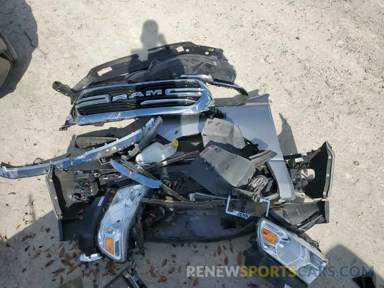 12 fotografías del automóvil dañado 1C6RREBT9LN121495 RAM 1500 2020