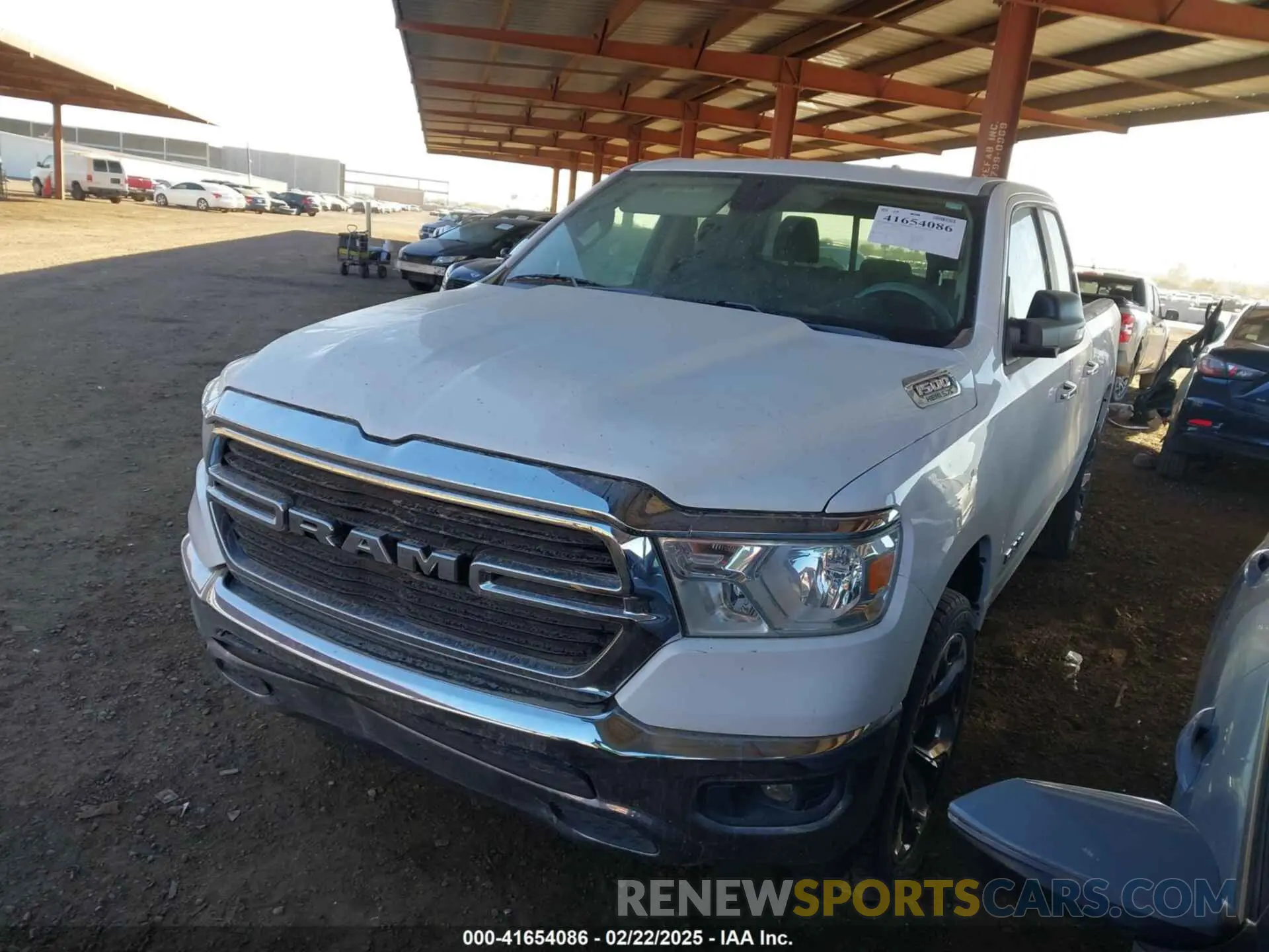 2 fotografías del automóvil dañado 1C6RREBT9LN210581 RAM 1500 2020