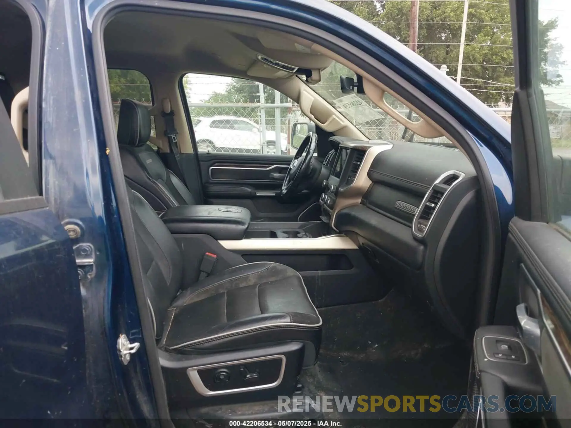 5 fotografías del automóvil dañado 1C6RREDT0LN262095 RAM 1500 2020