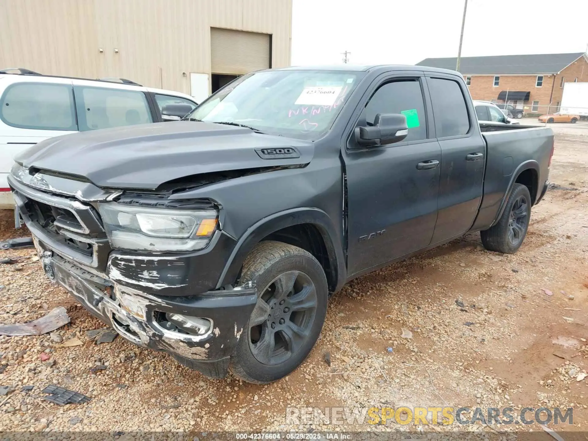 2 fotografías del automóvil dañado 1C6RREDT9LN357240 RAM 1500 2020