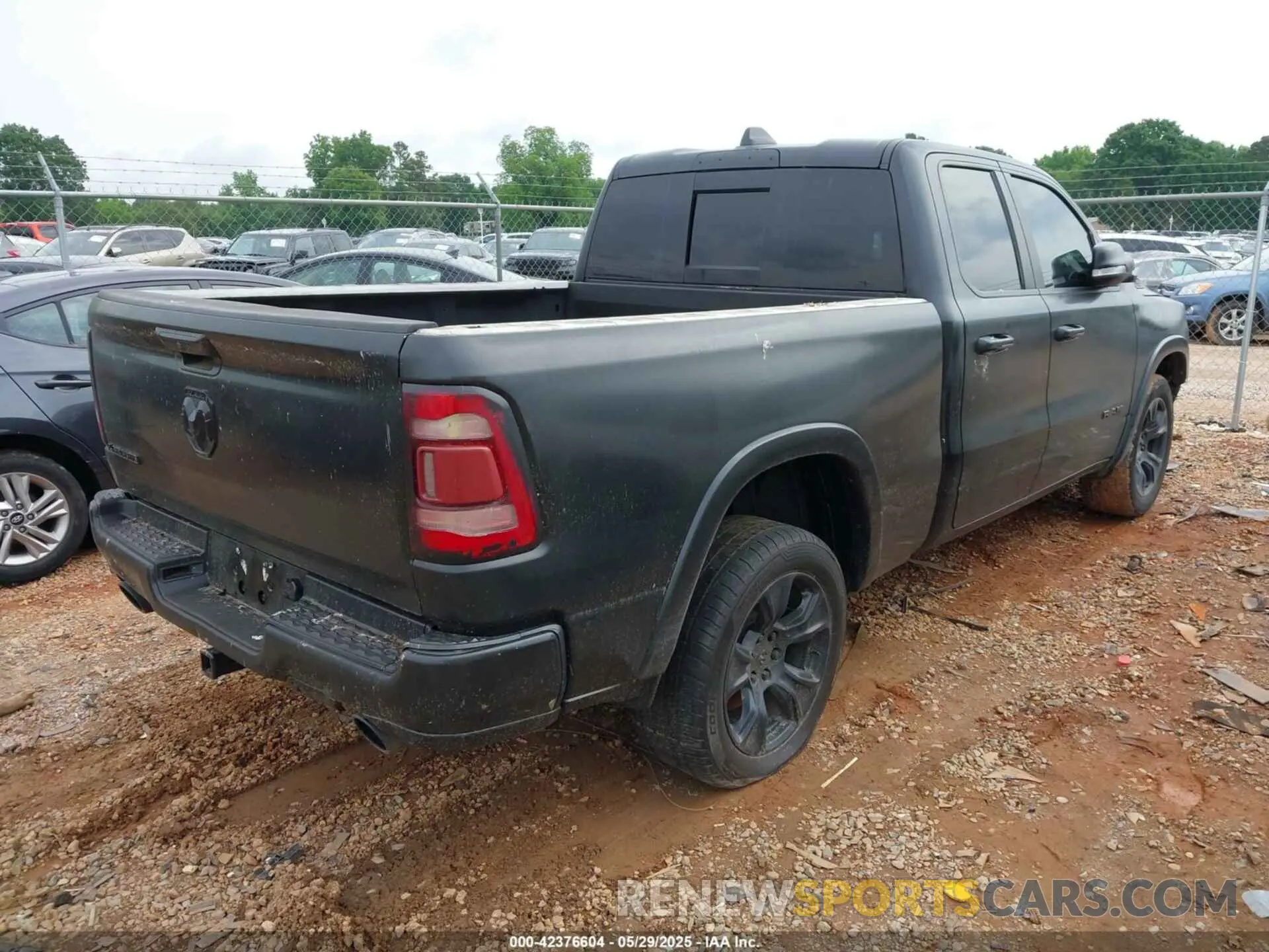 4 fotografías del automóvil dañado 1C6RREDT9LN357240 RAM 1500 2020