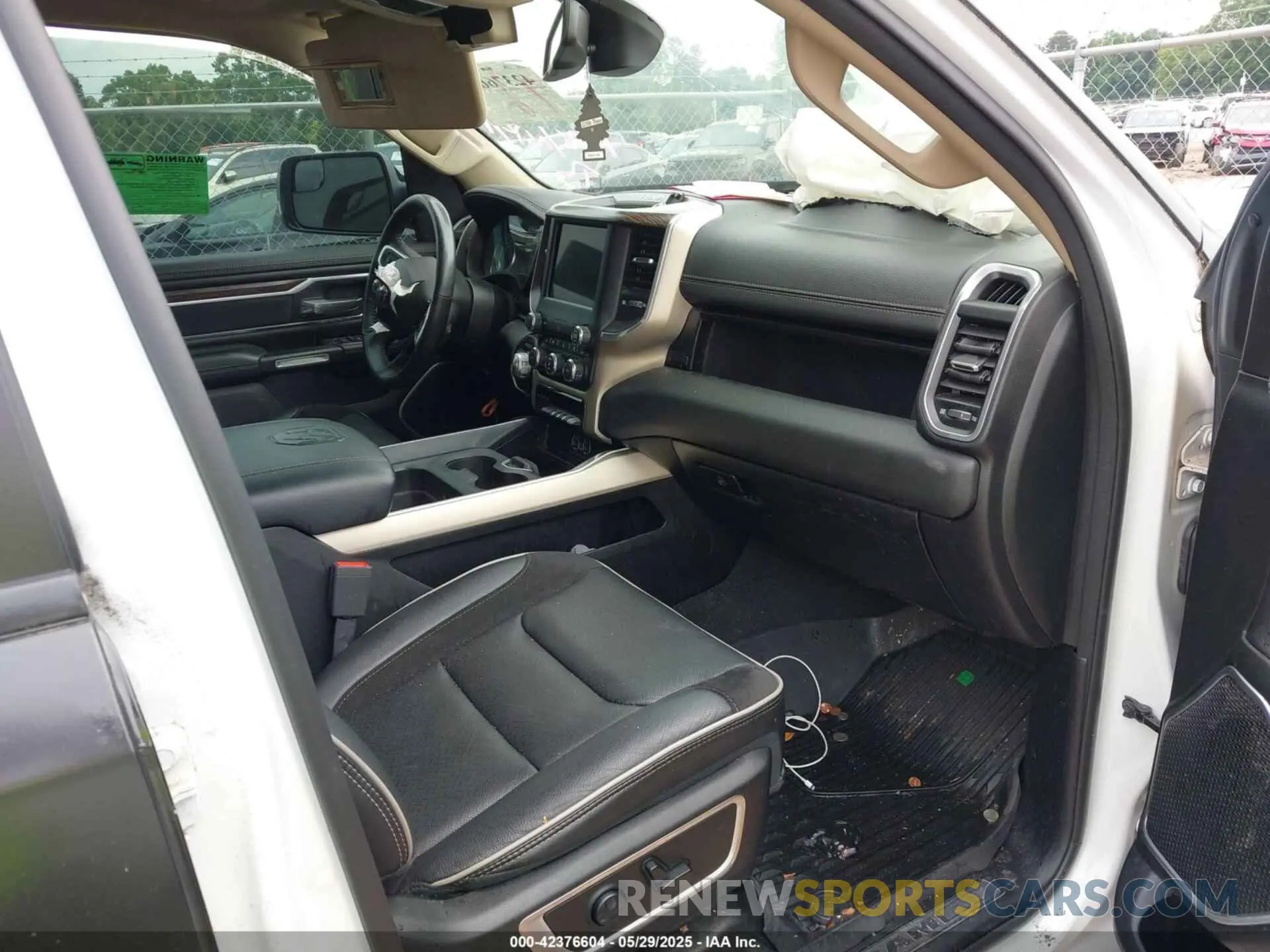 5 fotografías del automóvil dañado 1C6RREDT9LN357240 RAM 1500 2020