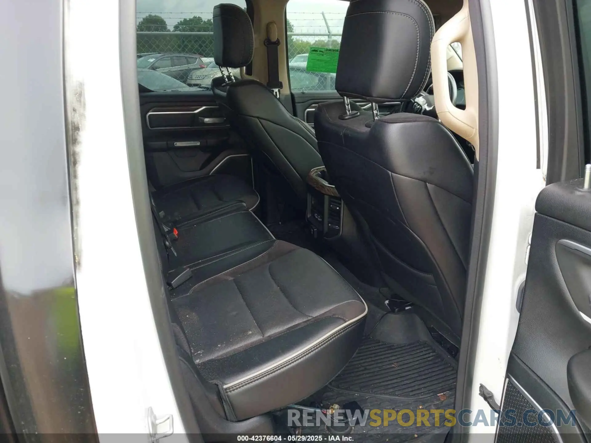 8 fotografías del automóvil dañado 1C6RREDT9LN357240 RAM 1500 2020