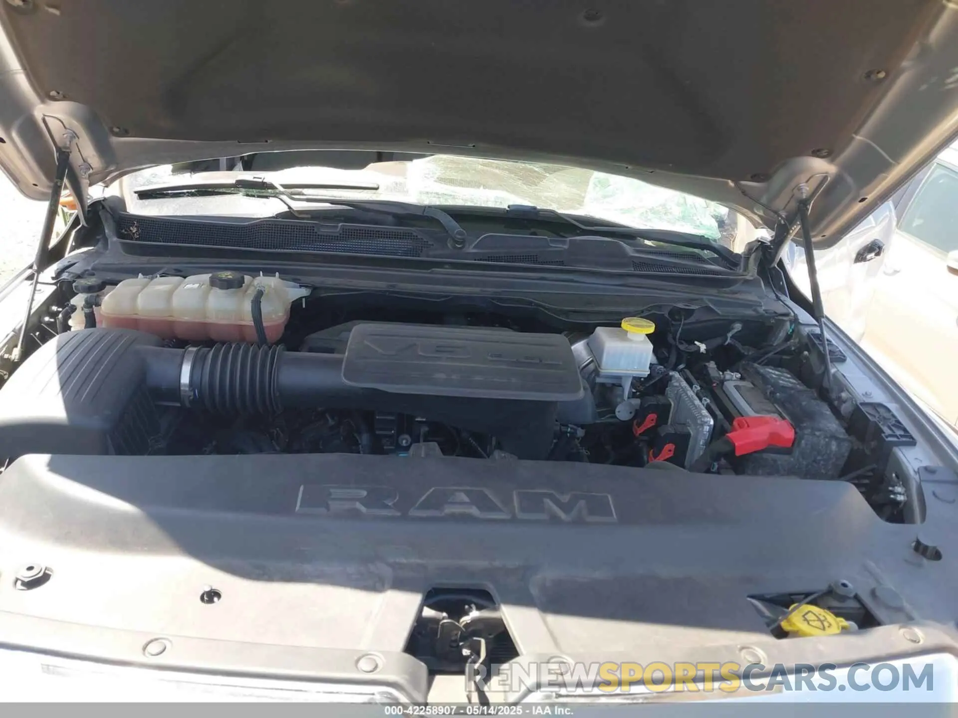 10 fotografías del automóvil dañado 1C6RREFG7LN333762 RAM 1500 2020