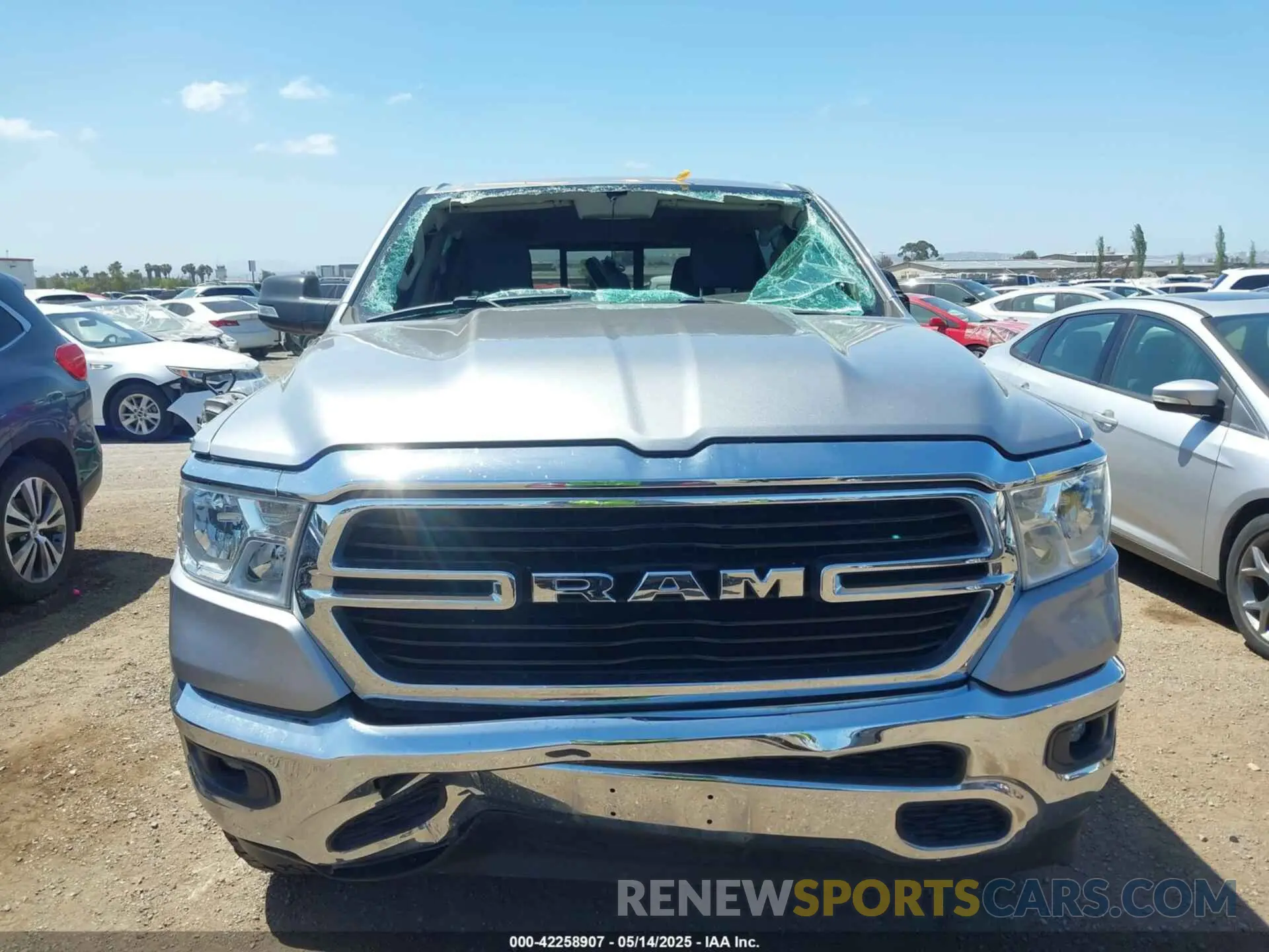 12 fotografías del automóvil dañado 1C6RREFG7LN333762 RAM 1500 2020