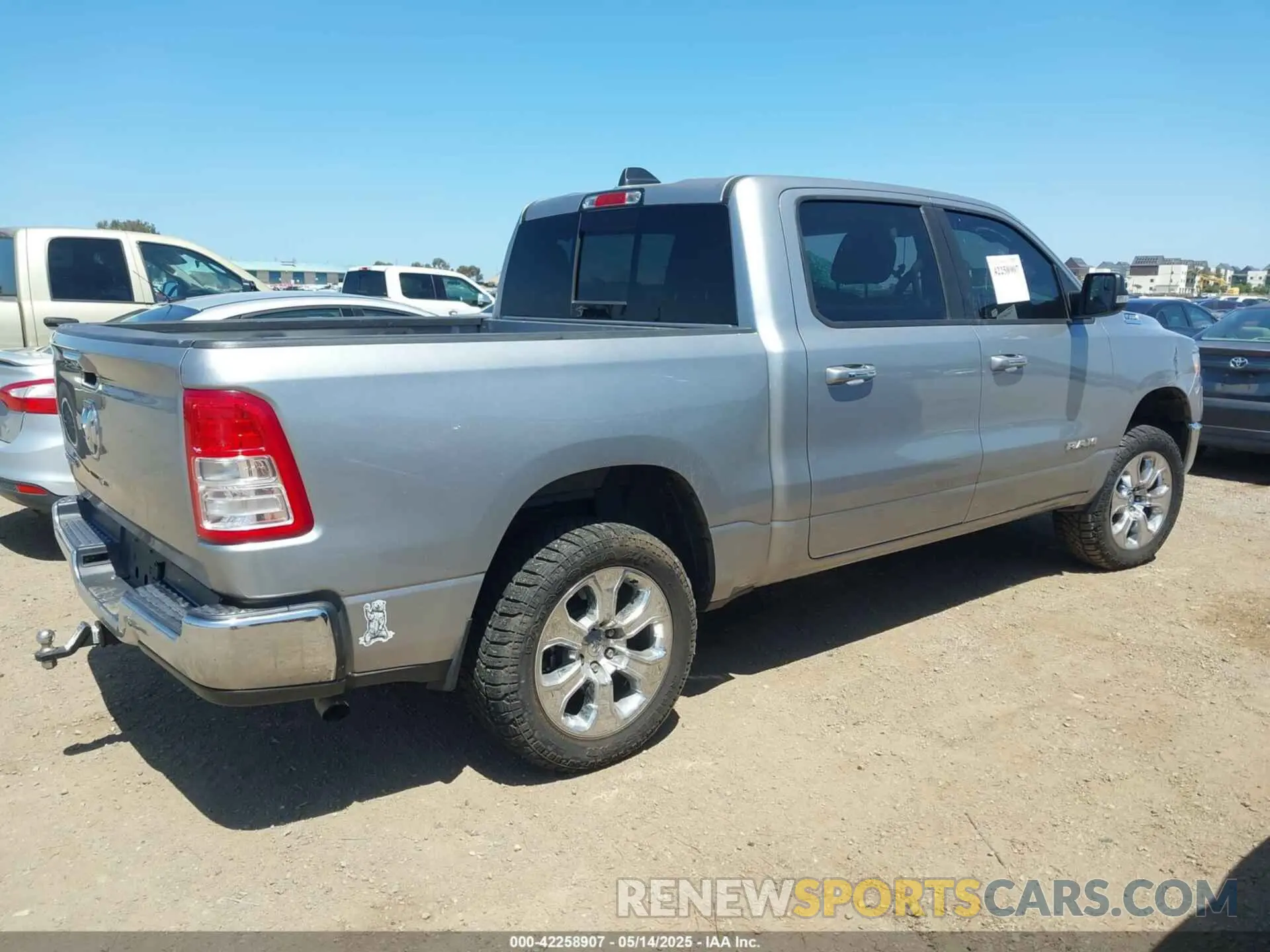 4 fotografías del automóvil dañado 1C6RREFG7LN333762 RAM 1500 2020