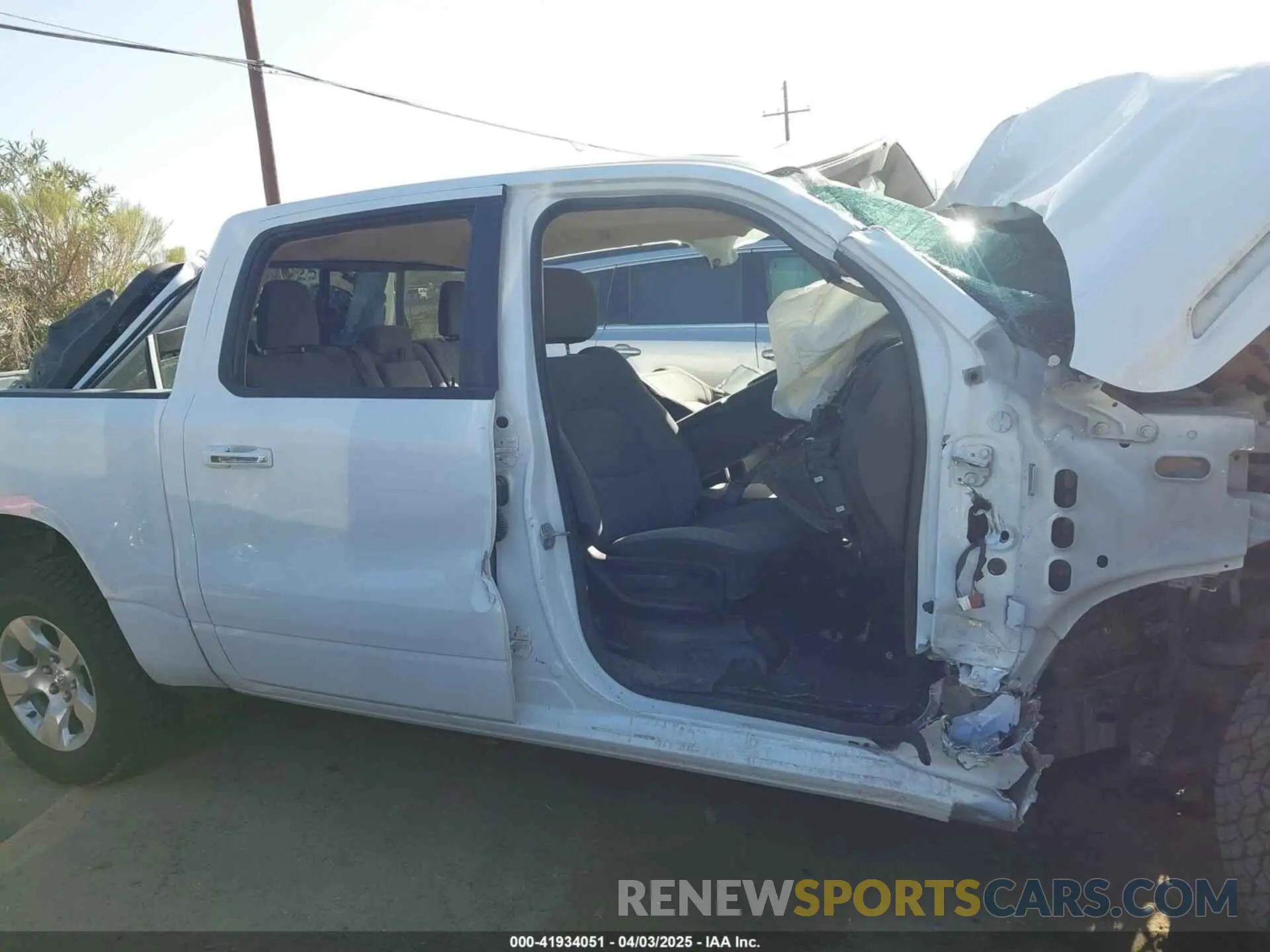 13 fotografías del automóvil dañado 1C6RREFG9LN338204 RAM 1500 2020