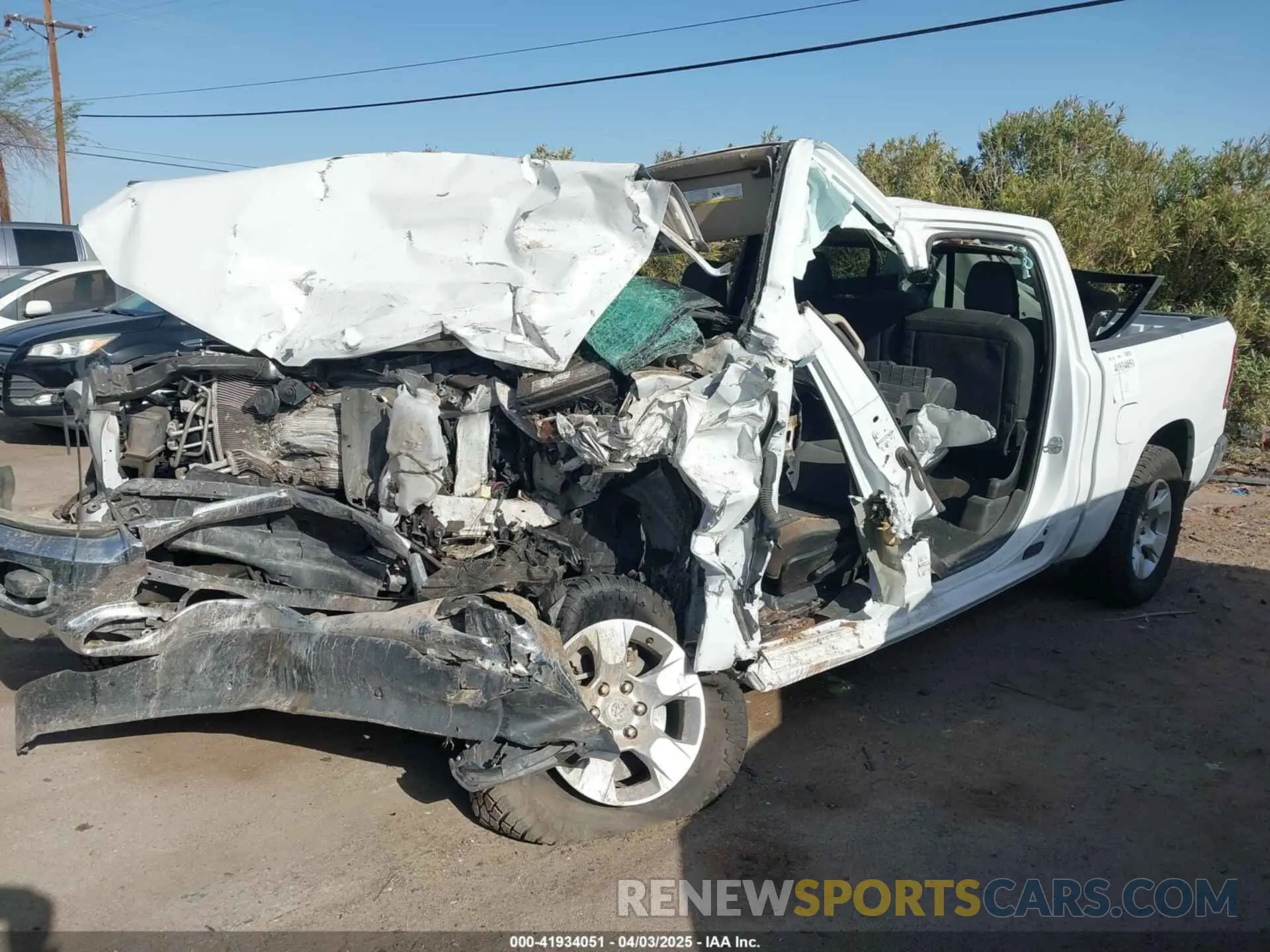 6 fotografías del automóvil dañado 1C6RREFG9LN338204 RAM 1500 2020