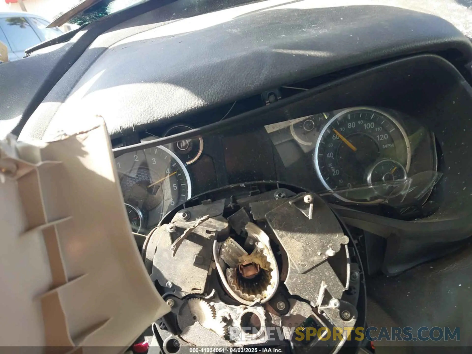 7 fotografías del automóvil dañado 1C6RREFG9LN338204 RAM 1500 2020