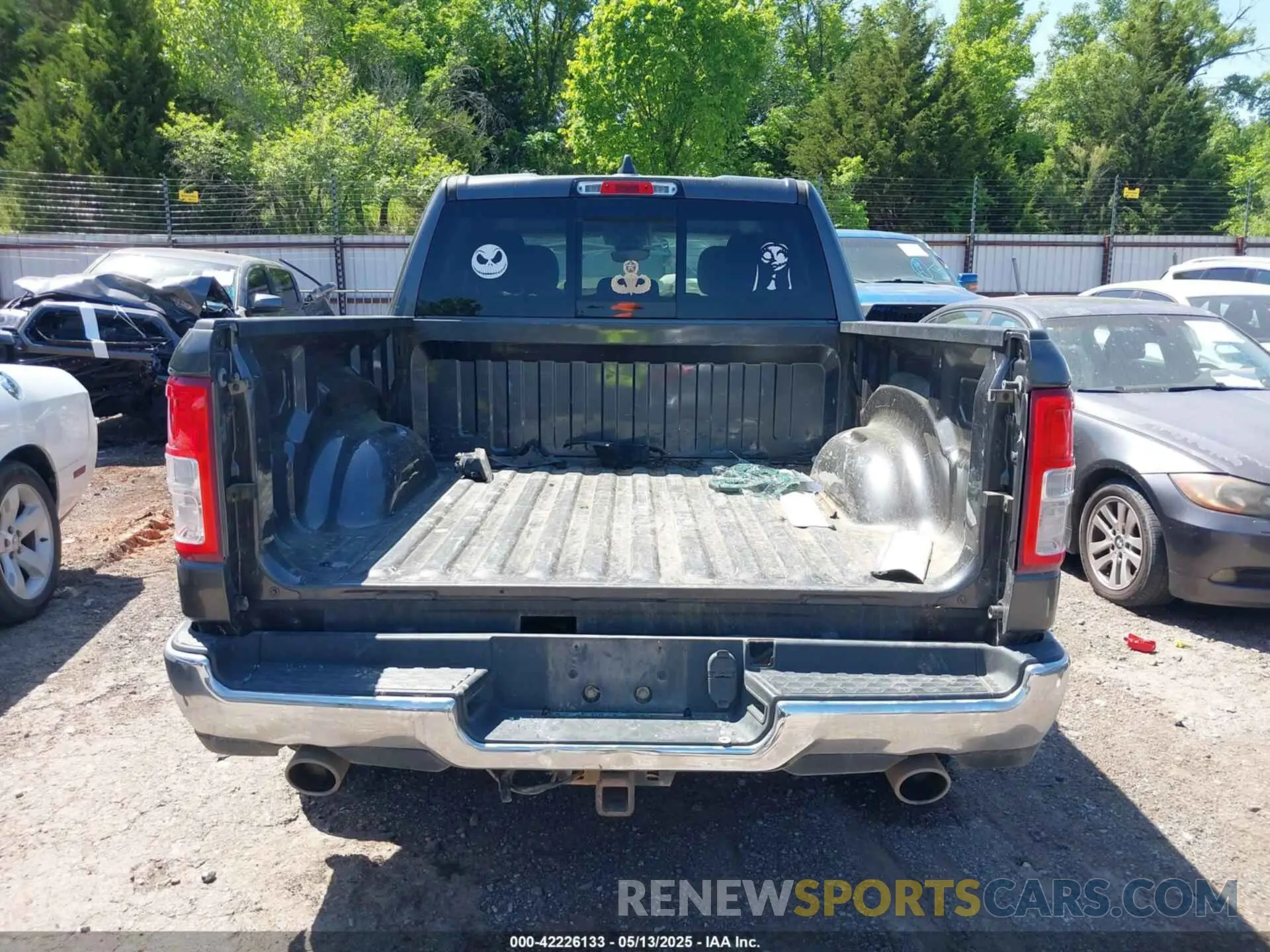 16 fotografías del automóvil dañado 1C6RREFT0LN209779 RAM 1500 2020