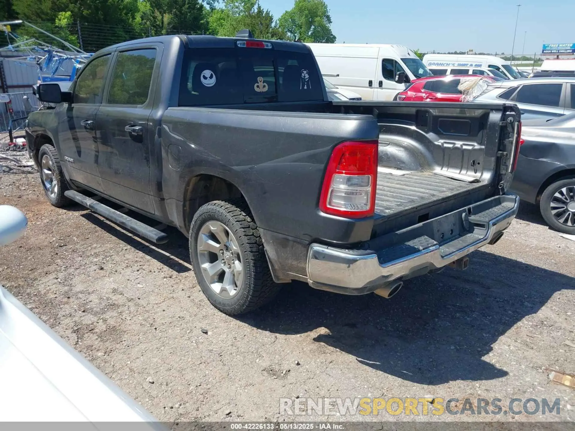 3 fotografías del automóvil dañado 1C6RREFT0LN209779 RAM 1500 2020