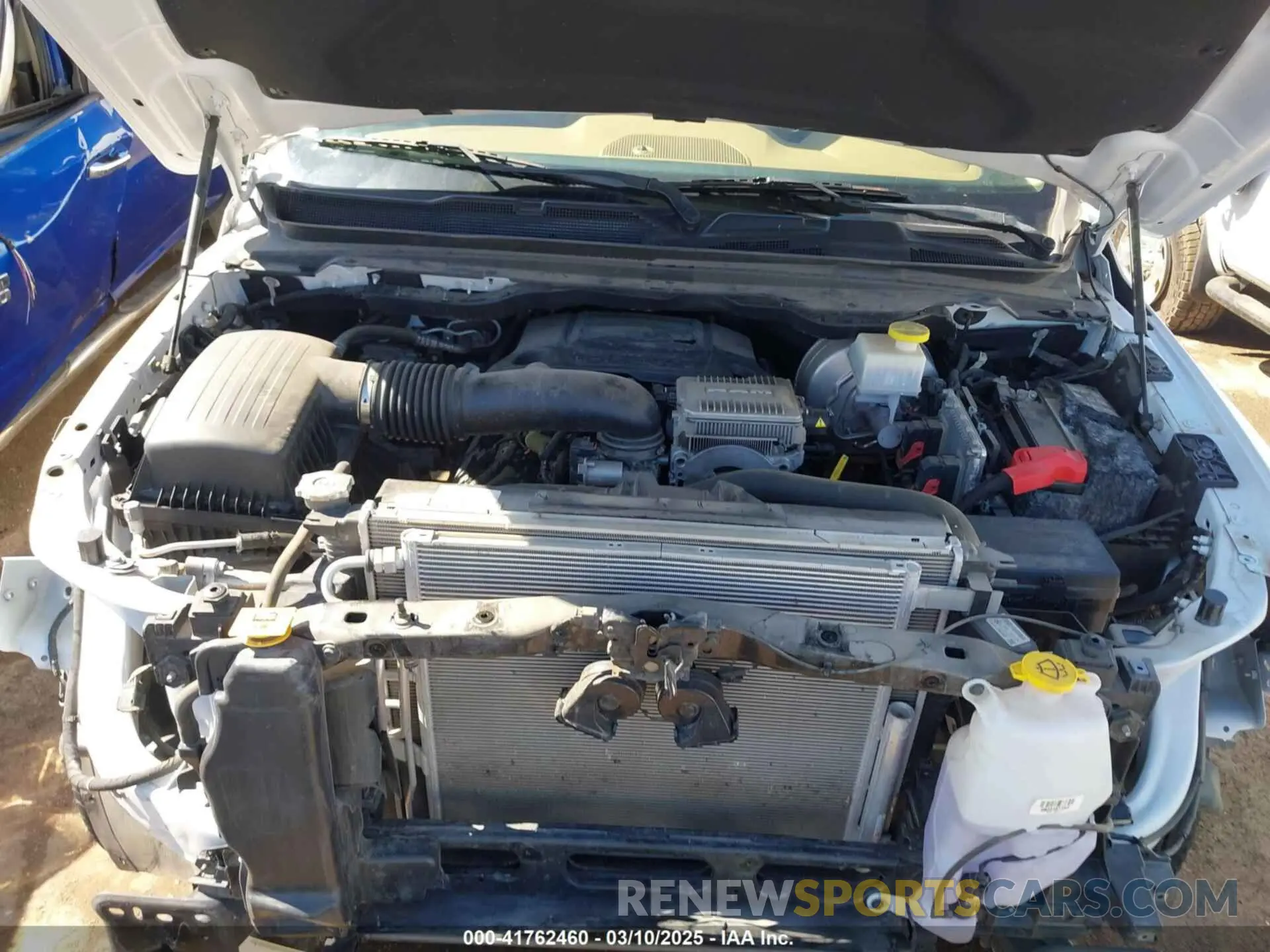 10 fotografías del automóvil dañado 1C6RREFT0LN311731 RAM 1500 2020