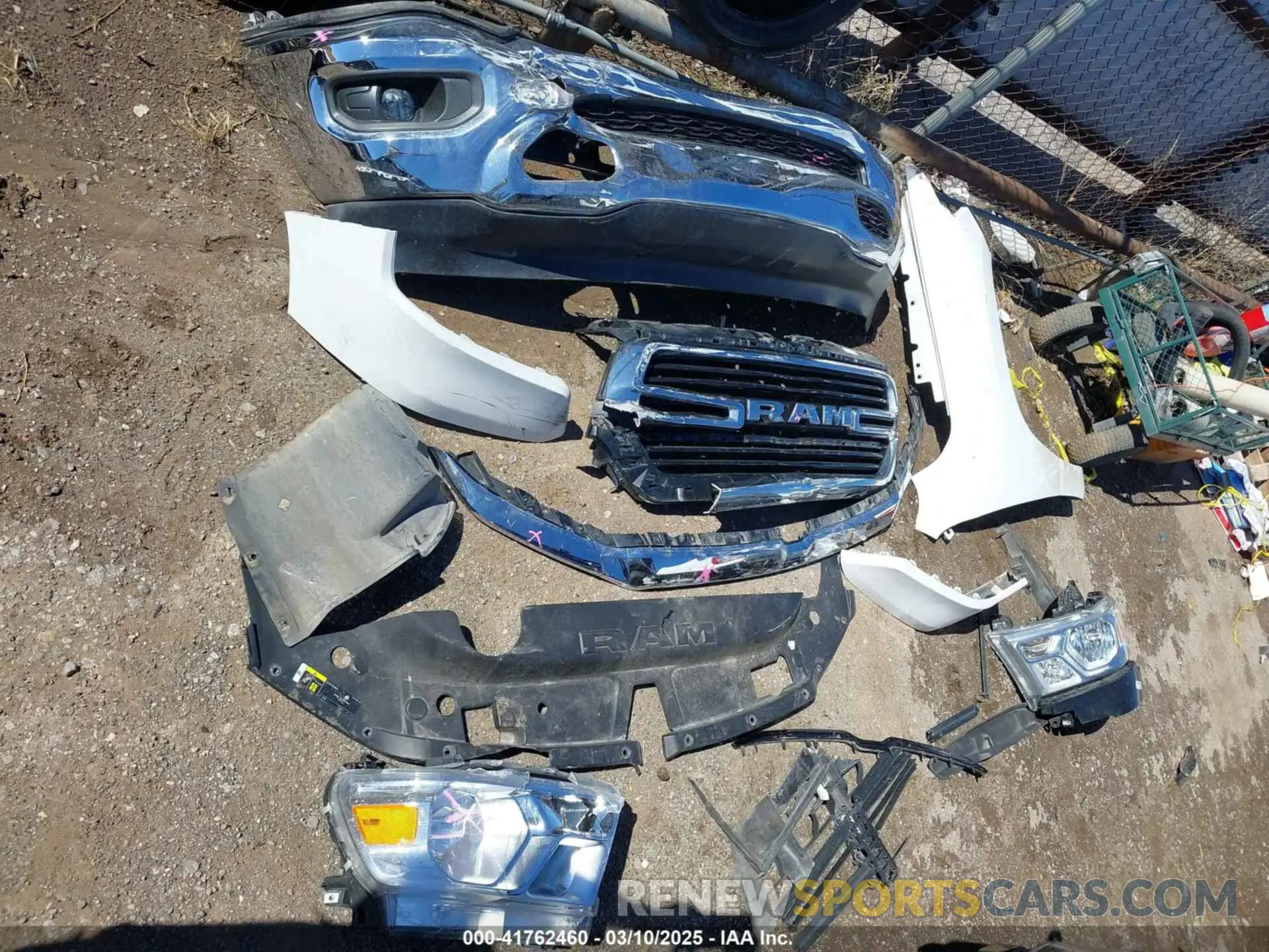 12 fotografías del automóvil dañado 1C6RREFT0LN311731 RAM 1500 2020