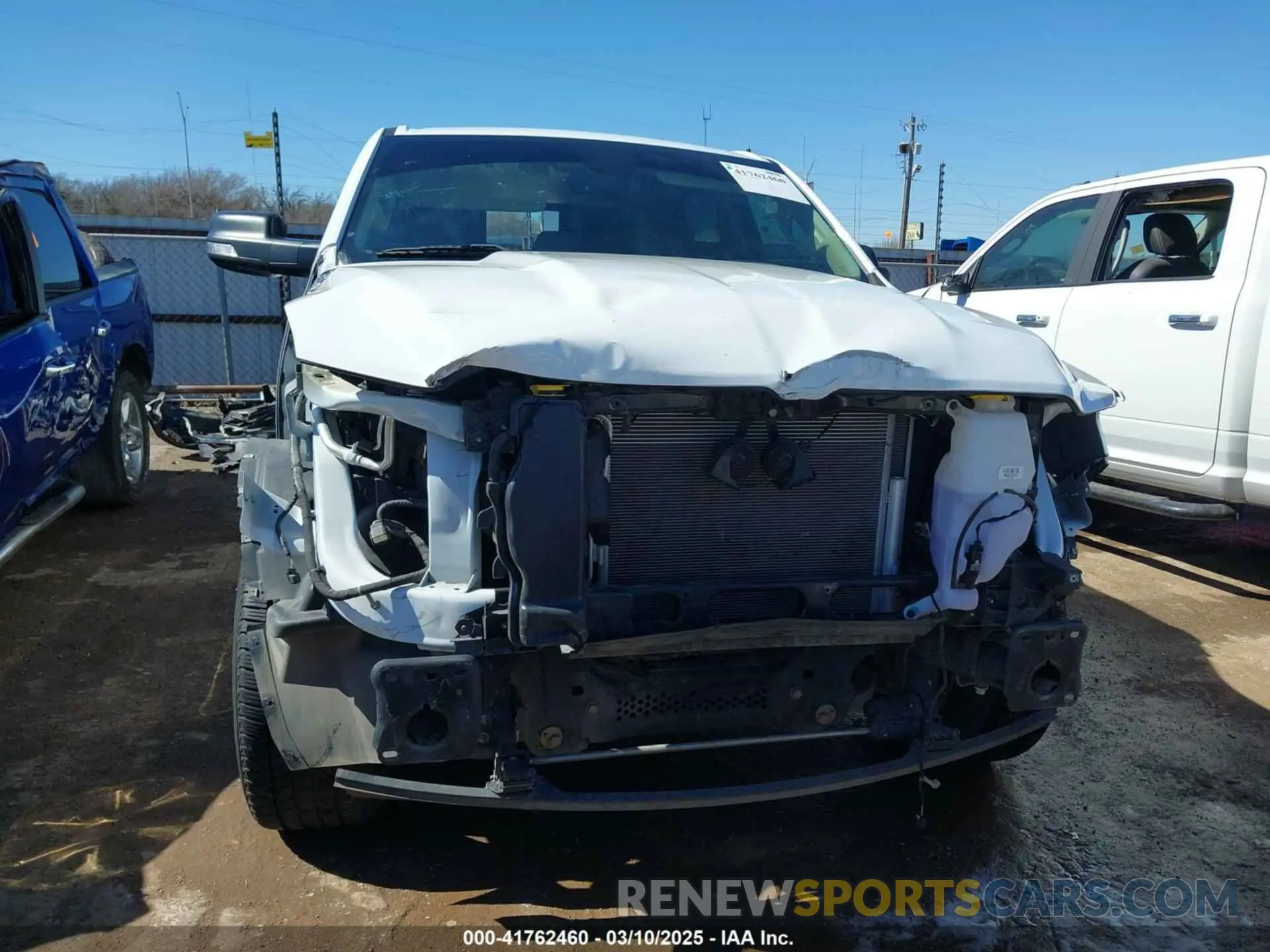 13 fotografías del automóvil dañado 1C6RREFT0LN311731 RAM 1500 2020
