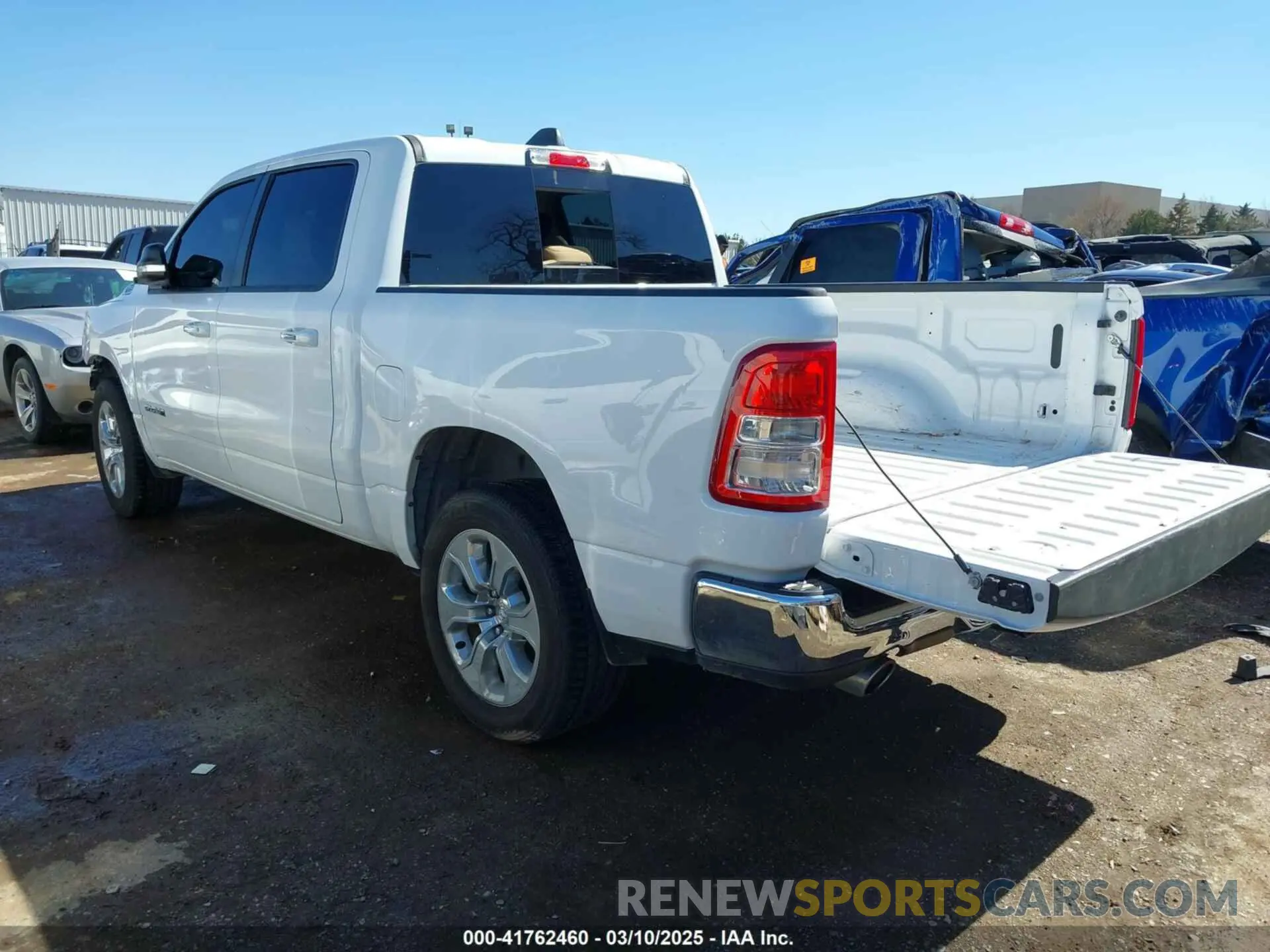 3 fotografías del automóvil dañado 1C6RREFT0LN311731 RAM 1500 2020